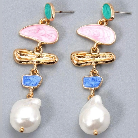 Jewelry - Faux pearl geometric shaped drop earrings. New.